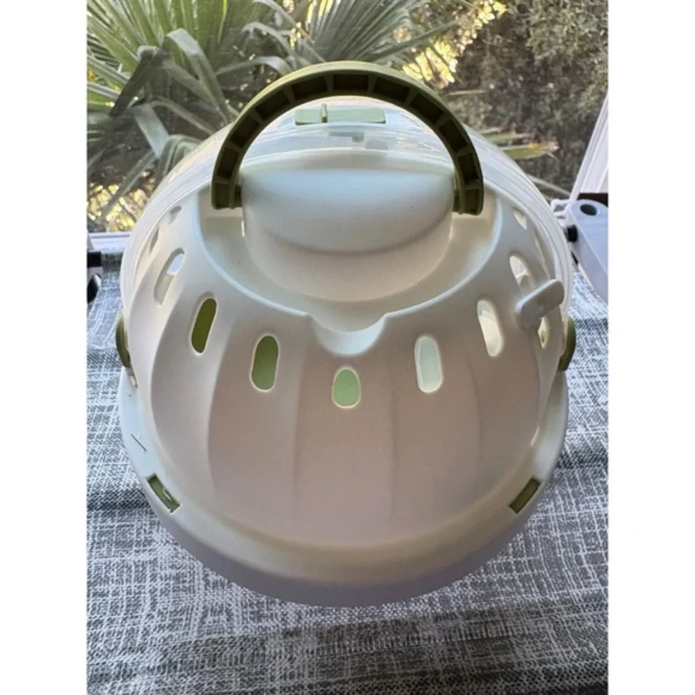 Portable Bird & Small Pet Carrier with Water Bottle – Dome Lid, 18.6 x 16cm